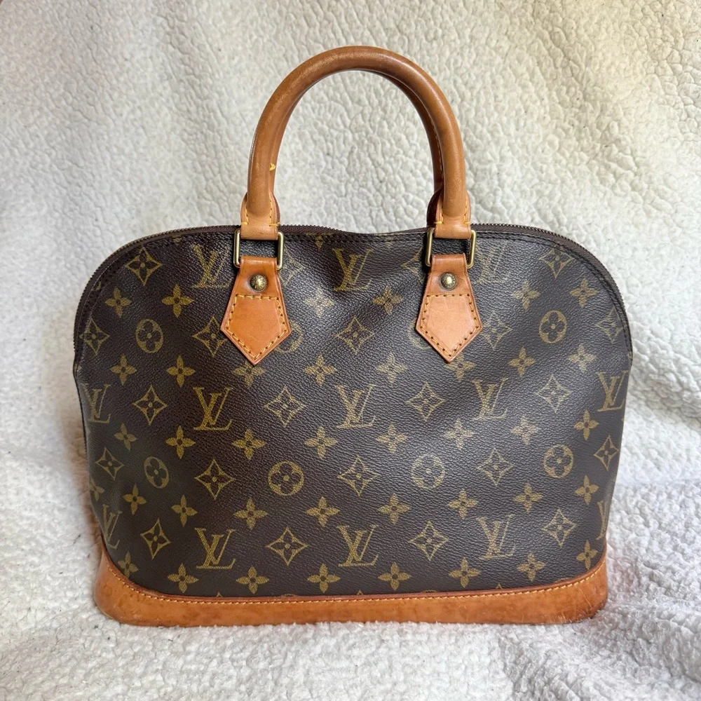 Louis Vuitton Alma PM Handbag - Picture 2 of 14